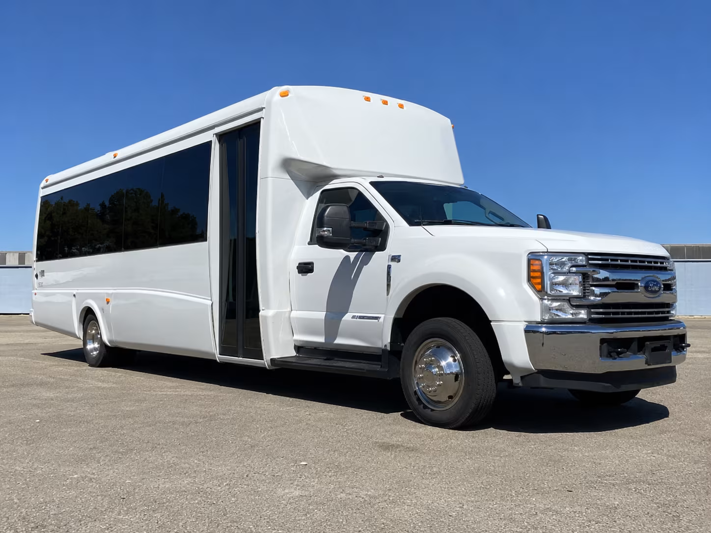 charter buses for school sporting events and athletic trips in st joseph
